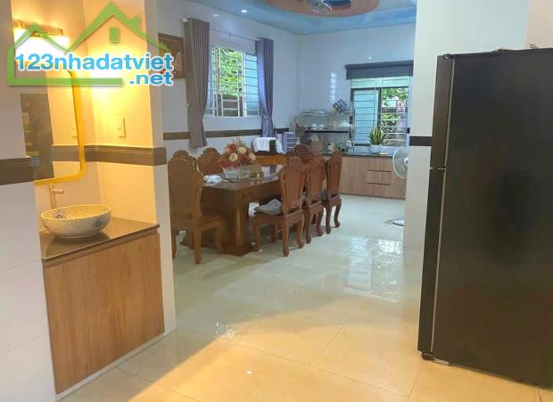 Nhà vườn đẹp cần tìm chủ mới ở gần Bò Tơ Hồng Đào Củ Chi dt 170m2 có thổ. 715 TRIỆU. - 2