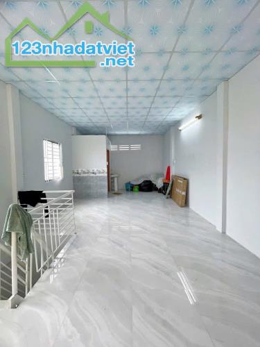 cần ra gấp căn nhà 78m2 sổ hồng riêng 690tr ở Trung Chánh Hóc Mônn !!! - 1
