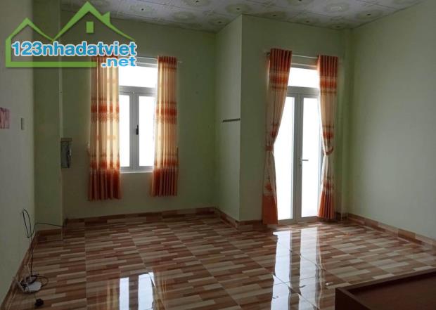 Sốc giá Chủ Ngộp 900triệu Tân Xuân Hóc Môn 92m2 sổ hồng riêng 1trệt 1 lầu Bao Phí Thuế - 2