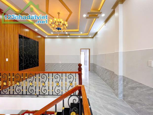 CẦN BÁN CĂN NHÀ LẦU ,GẦN TRƯỜNG THPT VÕ VĂN TẦN,SHR ,1 XẸT ĐƯỜNG XE HƠI - 3