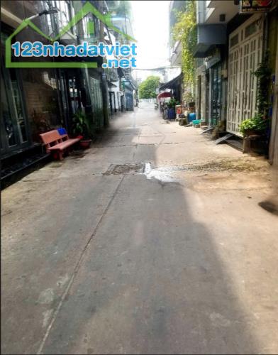 Bán nhà 3 tầng ngang 7,8m đường 5m Trường Chinh - Quận 12 giá chỉ hơn 7 tỷ