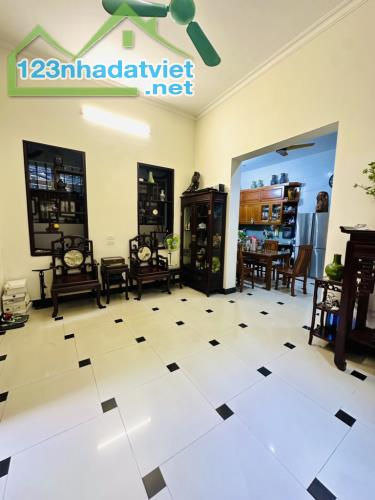 Bán nhà Nguyễn Lương Bằng lô góc dân xây nhà đẹp ở luôn 2 thoáng ngõ ba gác 47m giá 11.6 - 4
