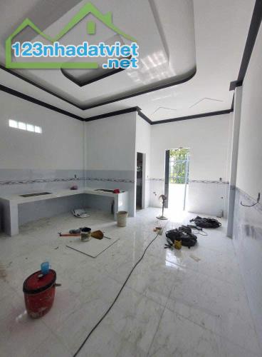 BÁN NHÀ CẤP 4 MỚI ĐẸP, 115m2 FULL THỔ CƯ, ĐƯỜNG 823D ĐỨC HÒA ĐÔNG - 1