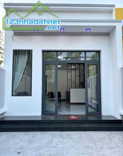 Cần tiền bán căn nhà ở Tân Phú Trung Củ Chi 5x25 ( 140m2 ) 630 Triệu, Sổ hồng riêng.
