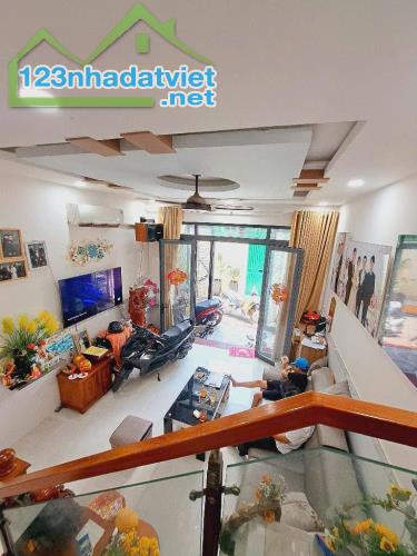 Bán nhà 100m2, 3 tầng, 3PN, 4WC, Trung Mỹ Tây 2A, Q12, 5.6 tỷ - Sổ Hồng - 3