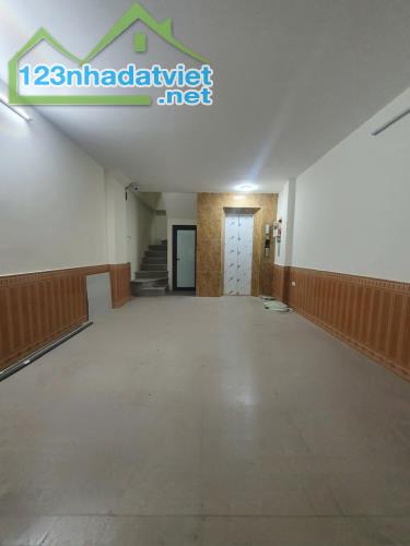 BÁN NHÀ CCMN- PHÁO ĐÀI LÁNG-7 TẦNG THANG MÁY-6 PHÒNG KÉP KÍN,FULL NỘI THẤT