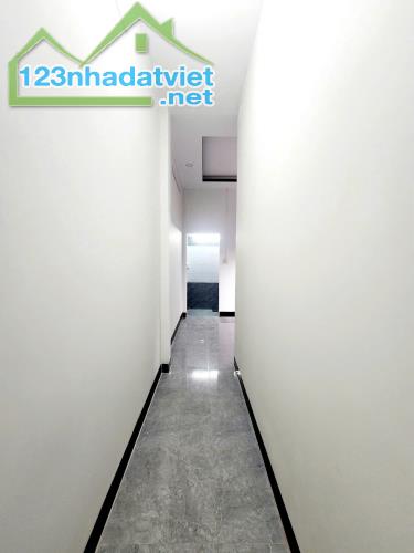 Cạn tiền làm ăn cần bán nhà ở Xuân Thời Thượng, Hóc Môn, Sổ Hồng Riêng, 85m2, giá 699tr