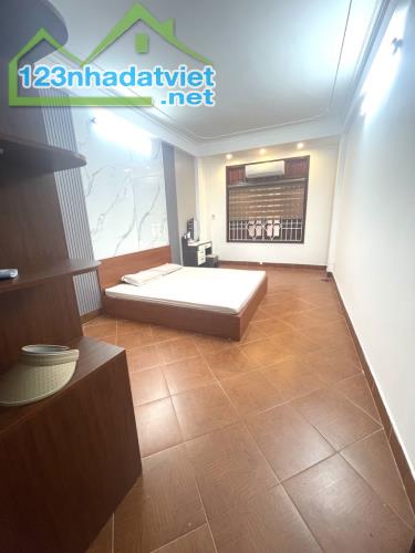 BÁN GẤP - NHÀ PHÁO ĐÀI LÁNG - 5 TẦNG- DT -33/36M2-MT3.5M  GIÁ CHỈ 7.8 TỶ - 2
