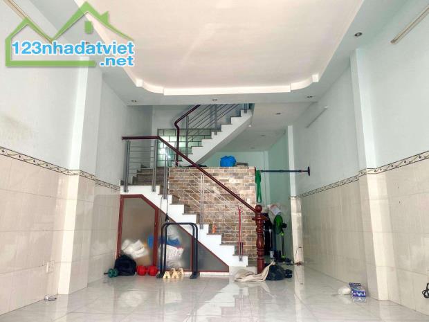 🏡 BÁN NHÀ GIÁ RẺ – TRƯƠNG THỊ HOA, QUẬN 12 – 2 TẦNG – 50M² – HẺM XE HƠI – CHỈ HƠN 3 TỶ 🔹