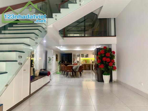 Bán Nhà 3.5 Tầng Trung Tâm Cột 3. DT:67.5m2,MT:4.5m Quay Biển !!! - 5