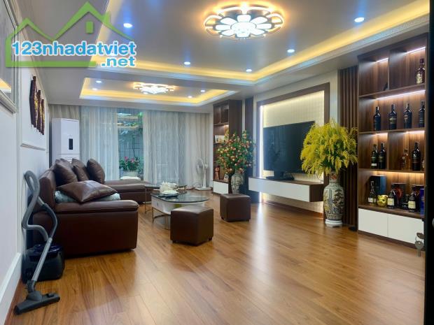 Bán Nhà 3.5 Tầng Trung Tâm Cột 3. DT:67.5m2,MT:4.5m Quay Biển !!! - 4