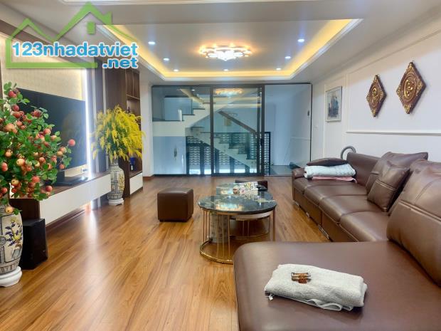 Bán Nhà 3.5 Tầng Trung Tâm Cột 3. DT:67.5m2,MT:4.5m Quay Biển !!! - 3