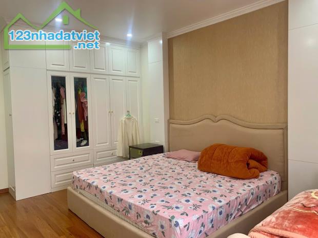Bán Nhà 3.5 Tầng Trung Tâm Cột 3. DT:67.5m2,MT:4.5m Quay Biển !!! - 2