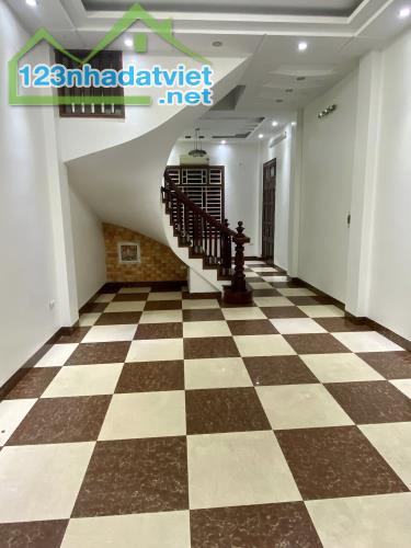 Cần bán gấp siêu phẩm phân lô Trần Quốc Hoàn 60m2, 4T, lô góc, ô tô kinh doanh tốt - 1