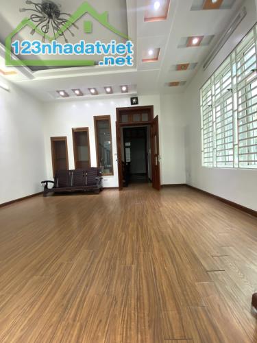 Cần bán gấp siêu phẩm phân lô Trần Quốc Hoàn 60m2, 4T, lô góc, ô tô kinh doanh tốt - 2