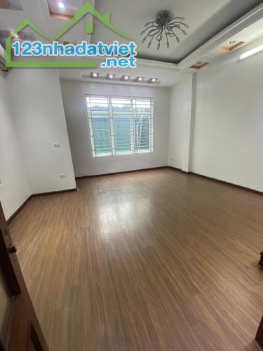 Cần bán gấp siêu phẩm phân lô Trần Quốc Hoàn 60m2, 4T, lô góc, ô tô kinh doanh tốt - 3