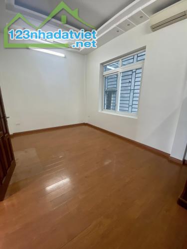 Cần bán gấp siêu phẩm phân lô Trần Quốc Hoàn 60m2, 4T, lô góc, ô tô kinh doanh tốt - 4