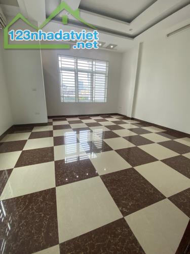 Cần bán gấp siêu phẩm phân lô Trần Quốc Hoàn 60m2, 4T, lô góc, ô tô kinh doanh tốt - 5