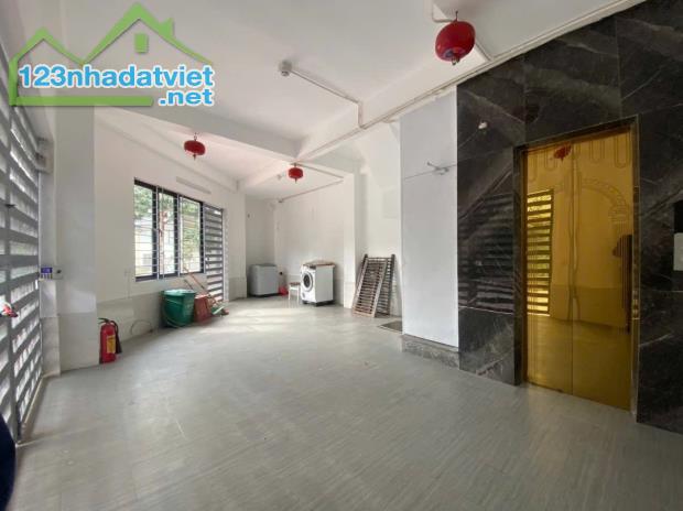 LÔ GÓC CCMN DÒNG TIỀN DV ĐÌA LÃO, Ô TÔ, VỈA HÈ, THANG MÁY 48M x 7TẦNG CHỈ 13.2 TỶ