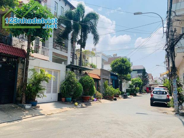 Bán nhà đường số 9 chợ Đo Đạc, ngang 4.2m, đường 12m rộng rãi, sổ hồng hoàn công