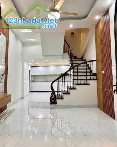 💫Kim Chung Hoài Đức nhà 4 tầng thiết kế hiện đại ngõ nông gần ô tô