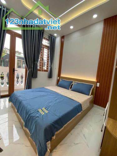 NHÀ MẶT TIỀN KINH DOANH DOANH ĐỈNH - TRUNG MỸ TÂY, Q12
- VỊ TRÍ CỰC ĐẸP - GIÁ CHỈ CÒN - 4