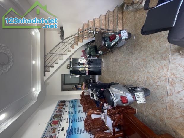 Hai mặt tiền xe tải, 2 tầng, 4 x 17, giá 5 tỏi 700, kinh doanh đa ngành - 2