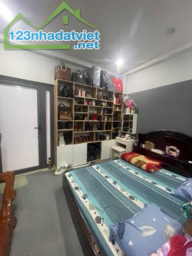 Hai mặt tiền xe tải, 2 tầng, 4 x 17, giá 5 tỏi 700, kinh doanh đa ngành - 1