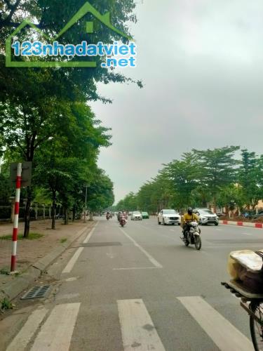 BÁN NHÀ PHÂN LÔ HOÀNG QUỐC VIỆT, 6T THANG MÁY, ÔTÔ TRÁNH KINH DOANH, 61M2 NHỈNH 25 TỶ - 3