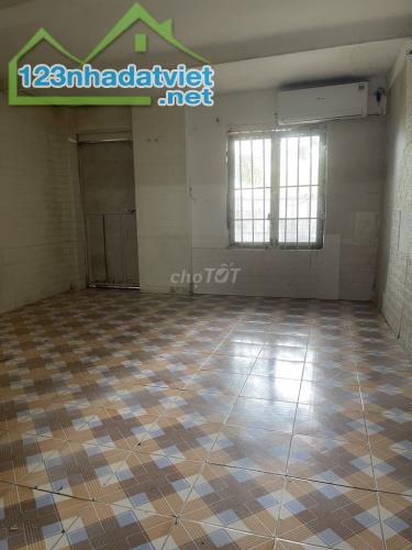Cho thuê căn hộ tập thể 65m2 1N1K Thành Công, Ba Đình, Hà Nội - 4