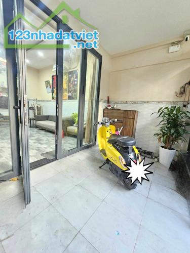 Bán Nhà Trung Mỹ Tây 81m2 ngang 4,2m, sát Chợ Chó , Tô Ký - 3