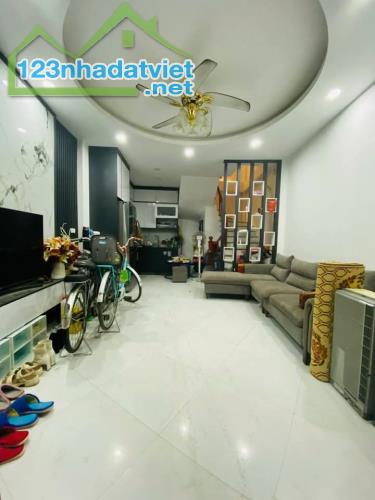 Cho thuê nhà ngõ phố Mỹ Đình Nam Từ Liêm 32m x 5 tầng, giá 15tr/tháng - 1