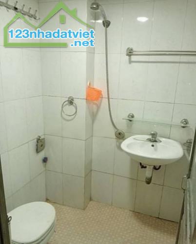 Cho thuê nhà ngõ phố Phùng Khoang Nam Từ Liêm 30m x 5 tầng, 10tr/tháng - 3