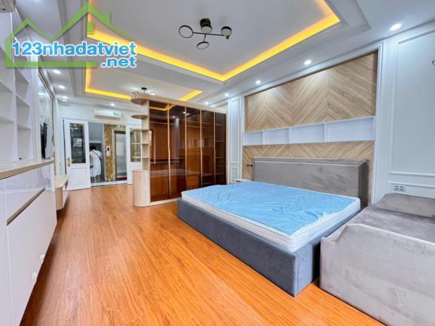 Phân Lô Hoàng Quốc Việt 55m x 6T, MT 4,5m, TM, ô tô tránh, KD đỉnh, Full NT 25,8 tỷ. - 4