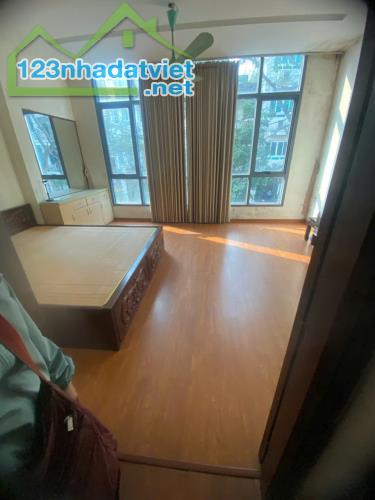 Cho thuê nhà ngõ 175 Hồng Hà - Phúc Xá - Ba Đình 50m x 5T, 6PN, giá 24tr, vỉa hè, KD tốt