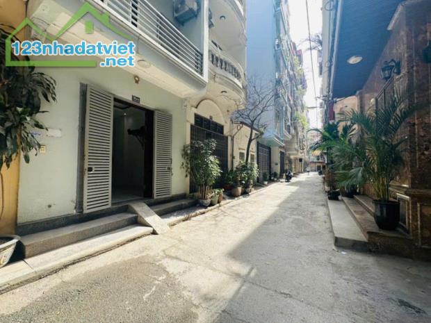 PHÂN LÔ TRẦN QUỐC HOÀN💥45M2 x 3T💥MT 4M💥13.9 TỶ💥Ô TÔ TRÁNH💥VỈA HÈ💥 KINH DOANH NHỎ