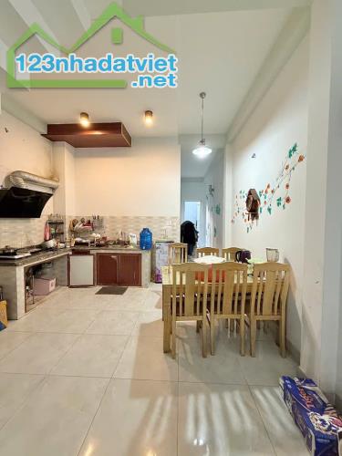 Nợ Bank hạ SỐC 900tr bán GẤP nhà 161m2, 3 tầng mặt tiền TL15 gần Ngã 4 Ga rẻ như giá đất - 2
