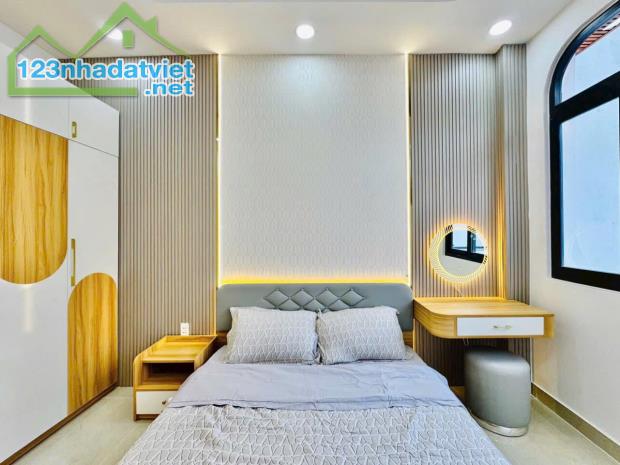 CHÍNH CHỦ BÁN CCMN PHÚ ĐÔ 45M2X5T, LÔ GÓC, 9 PHÒNG MỚI ĐẸP, 8.6 TỶ