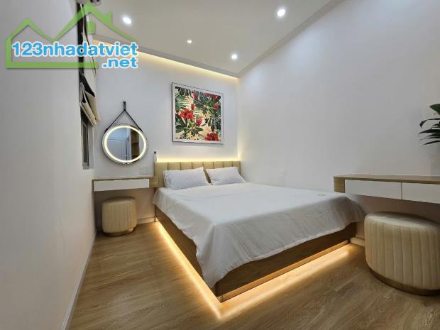 Cần cho thuê căn hộ sky garden 2, PMH, Q7, DT 71m2, TK 2PN nhà bao đẹp, giá chỉ 12 triệu - 3