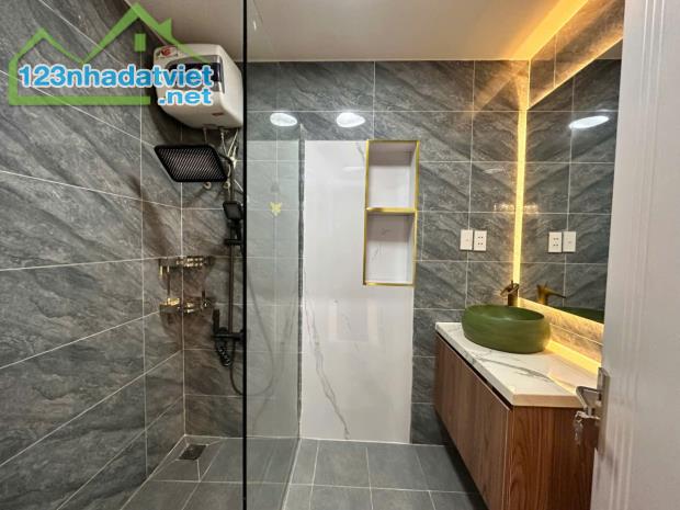 Cần cho thuê căn hộ sky garden 2, PMH, Q7, DT 71m2, TK 2PN nhà bao đẹp, giá chỉ 12 triệu - 4