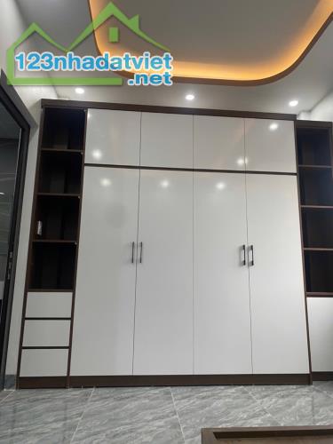 Bán Nhà 3 Tầng Full Nội Thất Ngõ 20 Cao Xanh. DT:52m2,MT:4.6m !!! - 4