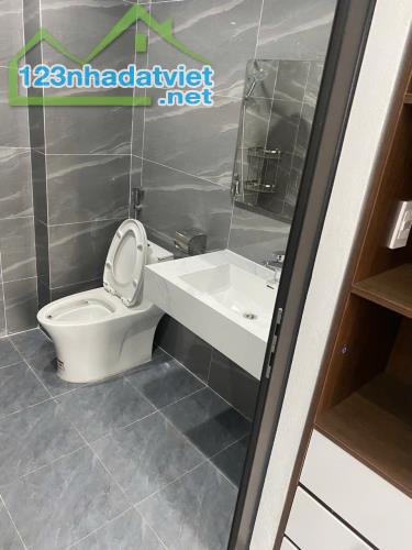 Bán Nhà 3 Tầng Full Nội Thất Ngõ 20 Cao Xanh. DT:52m2,MT:4.6m !!! - 5