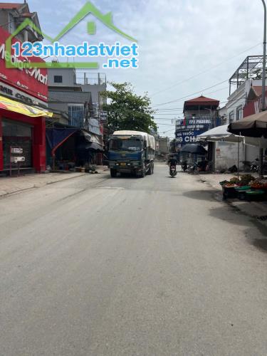 100m Tốt Động, MT = Hậu 8.35m, đường ô tô 3m, đất vuông đét, giá chưa đến 2 tỷ. - 1