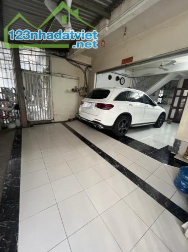 BÁN GẤPNHÀ CĂN GÓC 2 MẶT TIỀN, BÌNH HƯNG, BÌNH CHÁNH.
DT: 61M2 (5 X 12M) 3TẦNG CHỈ 9.5 TỶ - 3