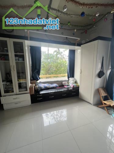 BÁN GẤPNHÀ CĂN GÓC 2 MẶT TIỀN, BÌNH HƯNG, BÌNH CHÁNH.
DT: 61M2 (5 X 12M) 3TẦNG CHỈ 9.5 TỶ - 1