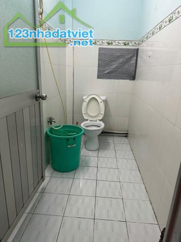 Cho thuê tầng 2 ( cầu thang riêng) nhà hẻm 200 đường Xóm Chiếu - 2