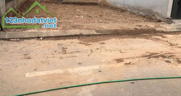 Siêu phẩm Kinh Doanh trục chính Trạm Trôi-Tân Lập 80m2 đất, giá chỉ 13.5 tỷ.  Vị trí:  Thử - 4