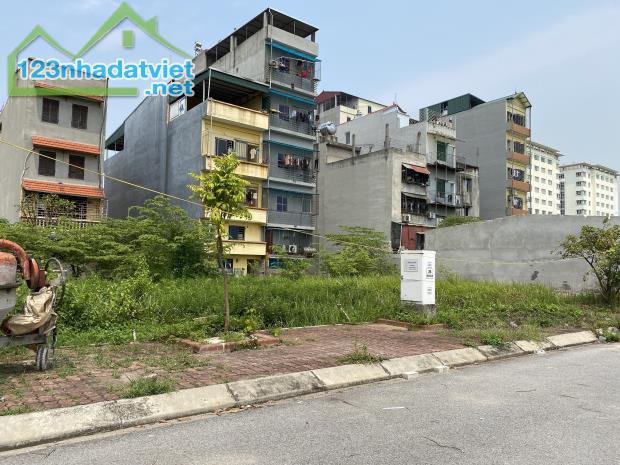 90M2 ĐẤT GIÃN DÂN ĐA TIỆN/ĐẠI HỌC MAY HÀ NỘI ĐƯỜNG 6M, VỈA HÈ, KINH DOANH, GIÁ 5TỶ x