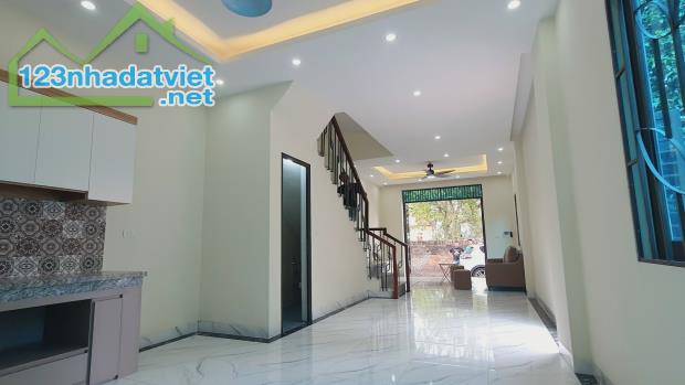 NHÀ ĐẦY ĐỦ TIỆN NGHI CHỈ CẦN DỌN VỀ Ở - Chỉ 2.x  tỷ. lh 0835459289