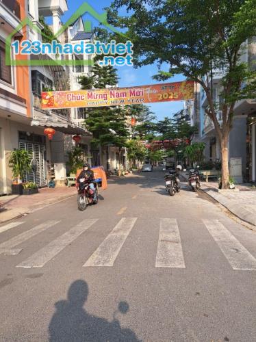 Bán gấp nhà 4 tầng 4pn, 60m2, DT 743, Bình Chuẩn, Thuận An, Bình Dương. Chỉ 3.9 tỷ.